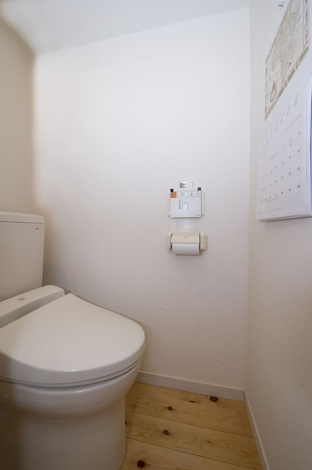 トイレの壁は消臭機能もある珪藻土