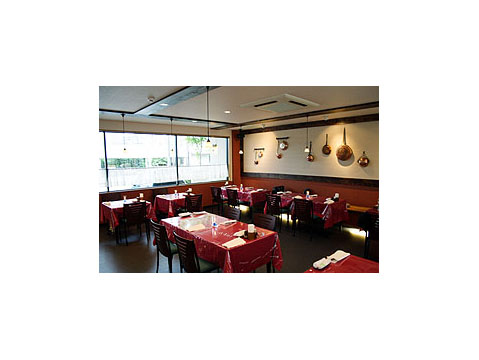 イタリアンレストランならではの、ハイセンスな空間にリフォーム