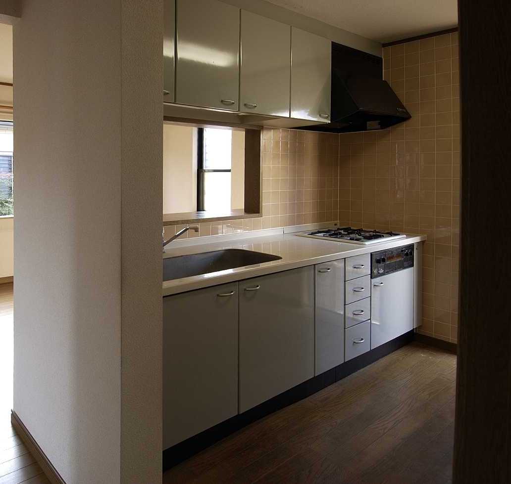 少し暗く圧迫感がありました。