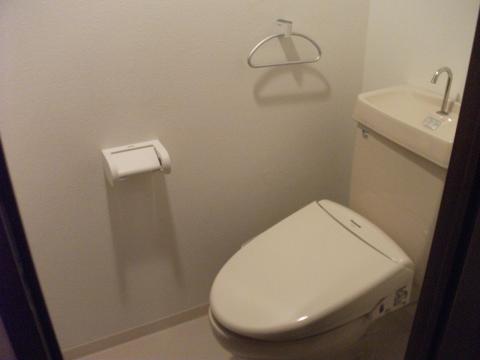 トイレのハウスクリーニング工事
