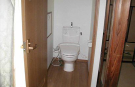 廊下のスペースを利用してトイレの新設