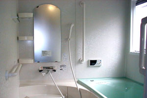 快適な浴室は気持ちまでもポカポカにしてくれます。一体型のフォルムでお掃除も楽々。