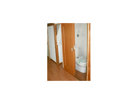 スペースを有効活用して出来たトイレは、バリアフリーにも対応。