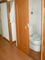 スペースを有効活用して出来たトイレは、バリアフリーにも対応。