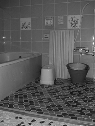 入口のちょっとした段差はつまずきの原因になりがちです