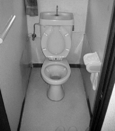 左右のスペースにゆとりが無い状態でした