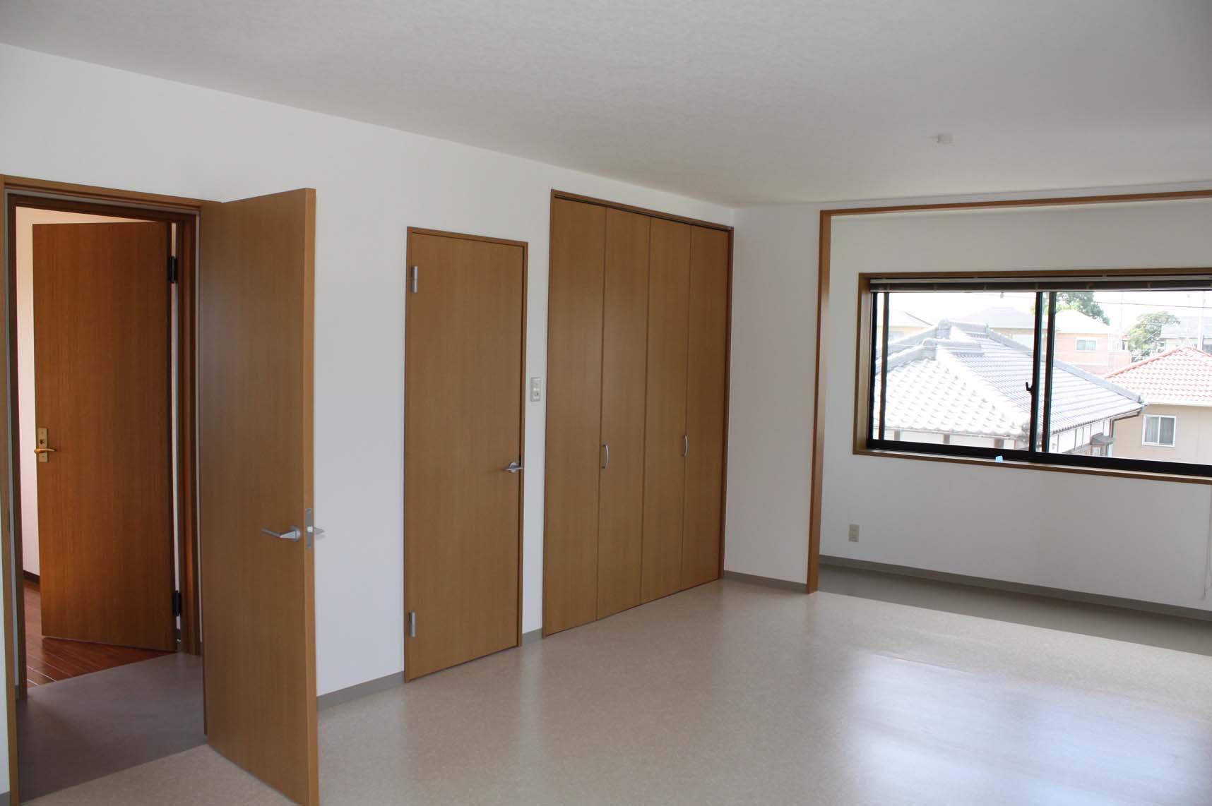 改修前の洋室です。