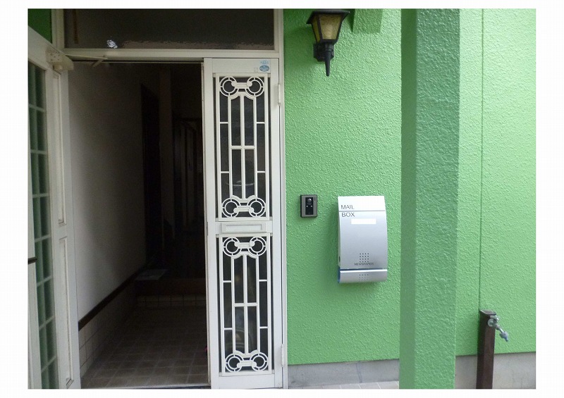 新たにポストを取り付けました。