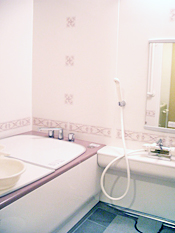 リフォーム後はピンクで浴室以外に他の場所も統一しています。