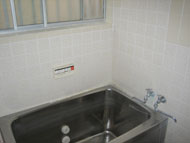 冷たい雰囲気の浴槽でした。