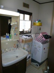 物が収納しきれず外に出すしかなかった空間