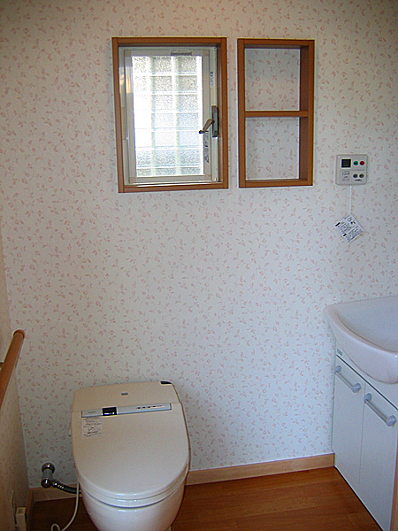 トイレと洗面所をコンパクトにまとめました。