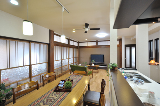 伝統の日本を感じる二世帯住宅
