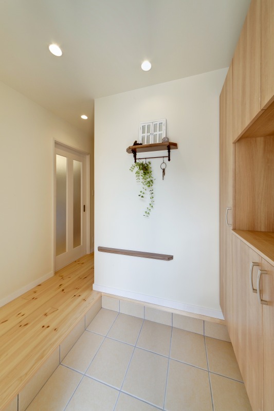 ちょっとした飾り棚でアクセント