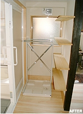 洗面脱衣室の埋め込み収納と棚