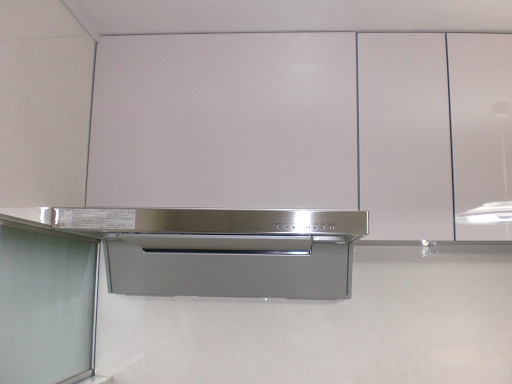 お手入れしやすいスッキリとした換気扇です。
