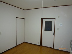 キッチンと合わせてダイニング全体が明るい雰囲気になりました。