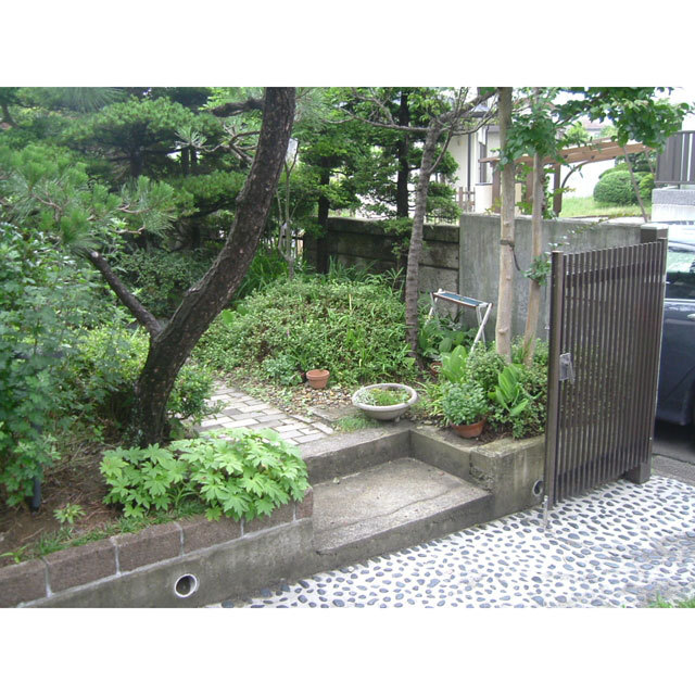 古めかしい雰囲気が否めない外観でした。