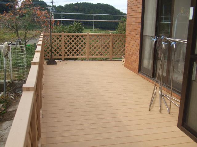 デッキ部分は動きやすいよう広くたっぷりスペースをとりました。