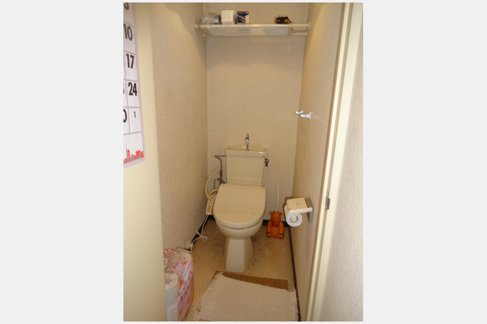 マンション建築時からの便器です