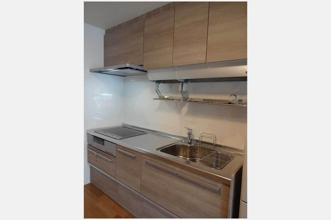 吊戸下にも収納を確保