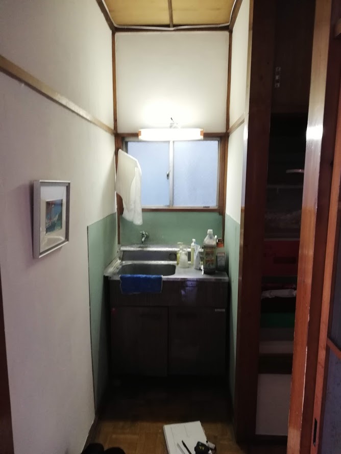 昭和感の漂う洗面スペース