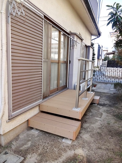 人工木のウッドデッキリフォーム。LIXILレストステージ