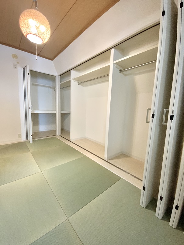 マンションの和室にL型クローゼット