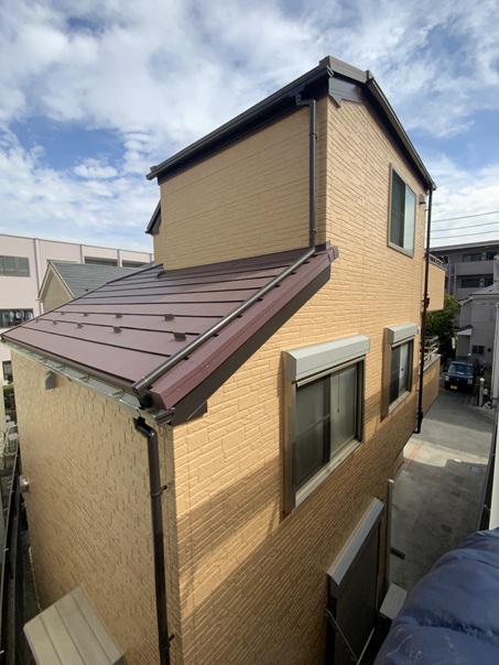 外壁塗装とカバー工法屋根工事