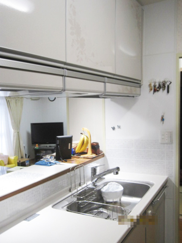 吊戸棚の容量をUPし収納力を上げました。