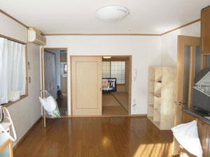 和室6畳と洋室10帖に分かれていたリフォーム前