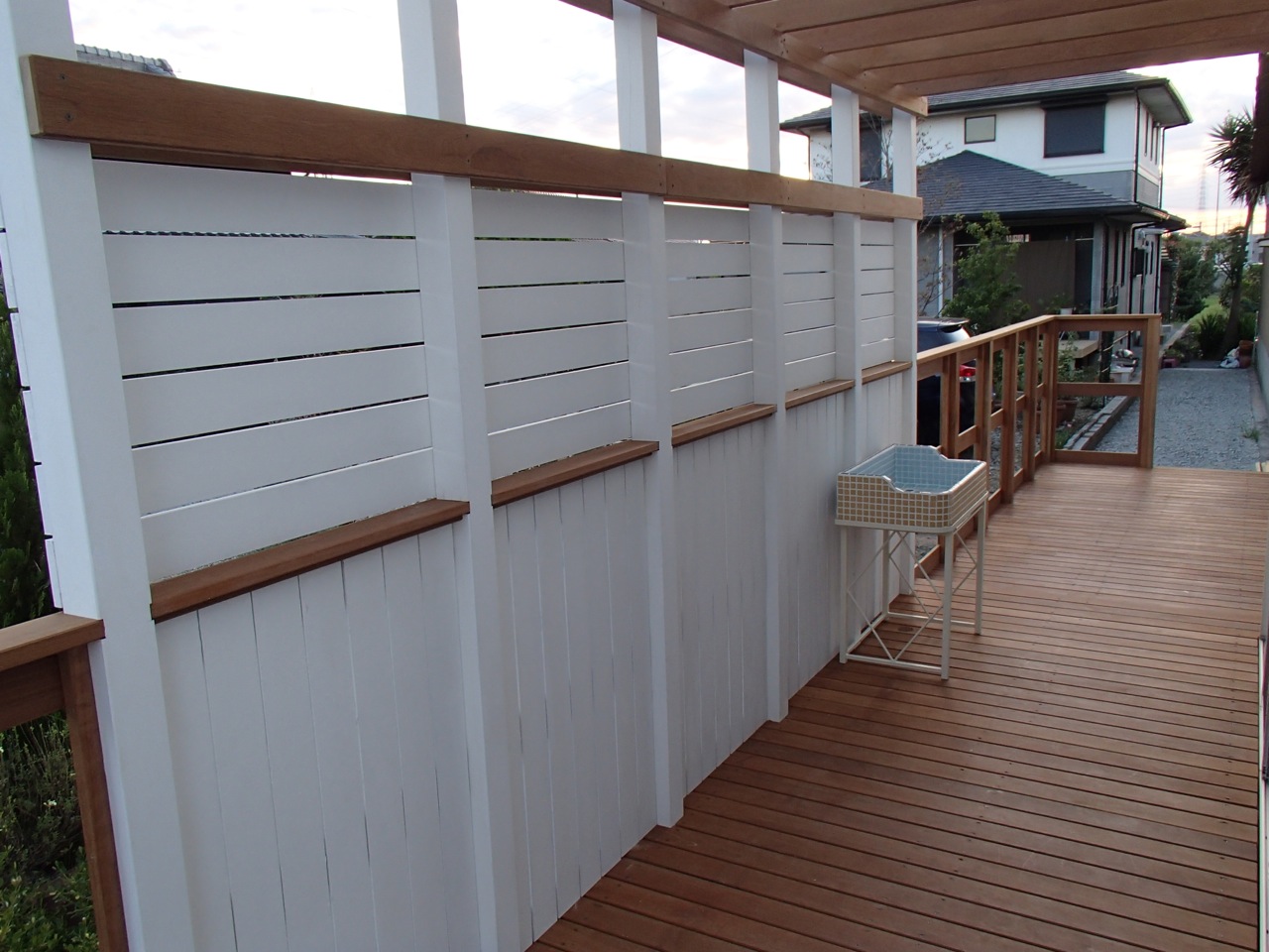 目隠しフェンスにより、プライベートに配慮したデザインを考えま