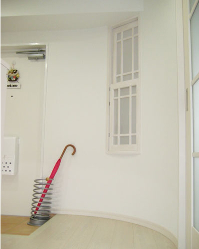 明かりと風も通る空間に