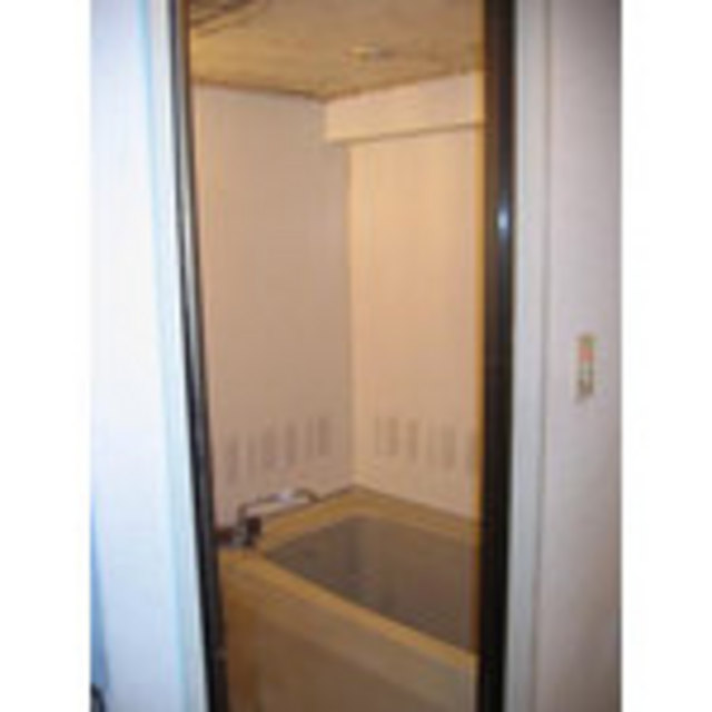 天井に黒いカビがびっしりと・・・