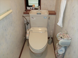 INAXのトイレが設置されていました