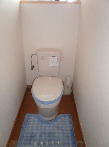 和式の汲み取り式トイレから、洋式の簡易水栓トイレに