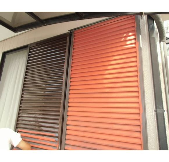 外壁塗装の後、雨戸・戸袋もの塗装