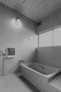 以前使用していたタイル張りの浴室