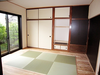 畳と無垢材を合わせたモダンな和室