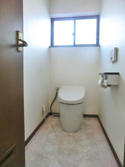 １階と２階のトイレをリフォーム
