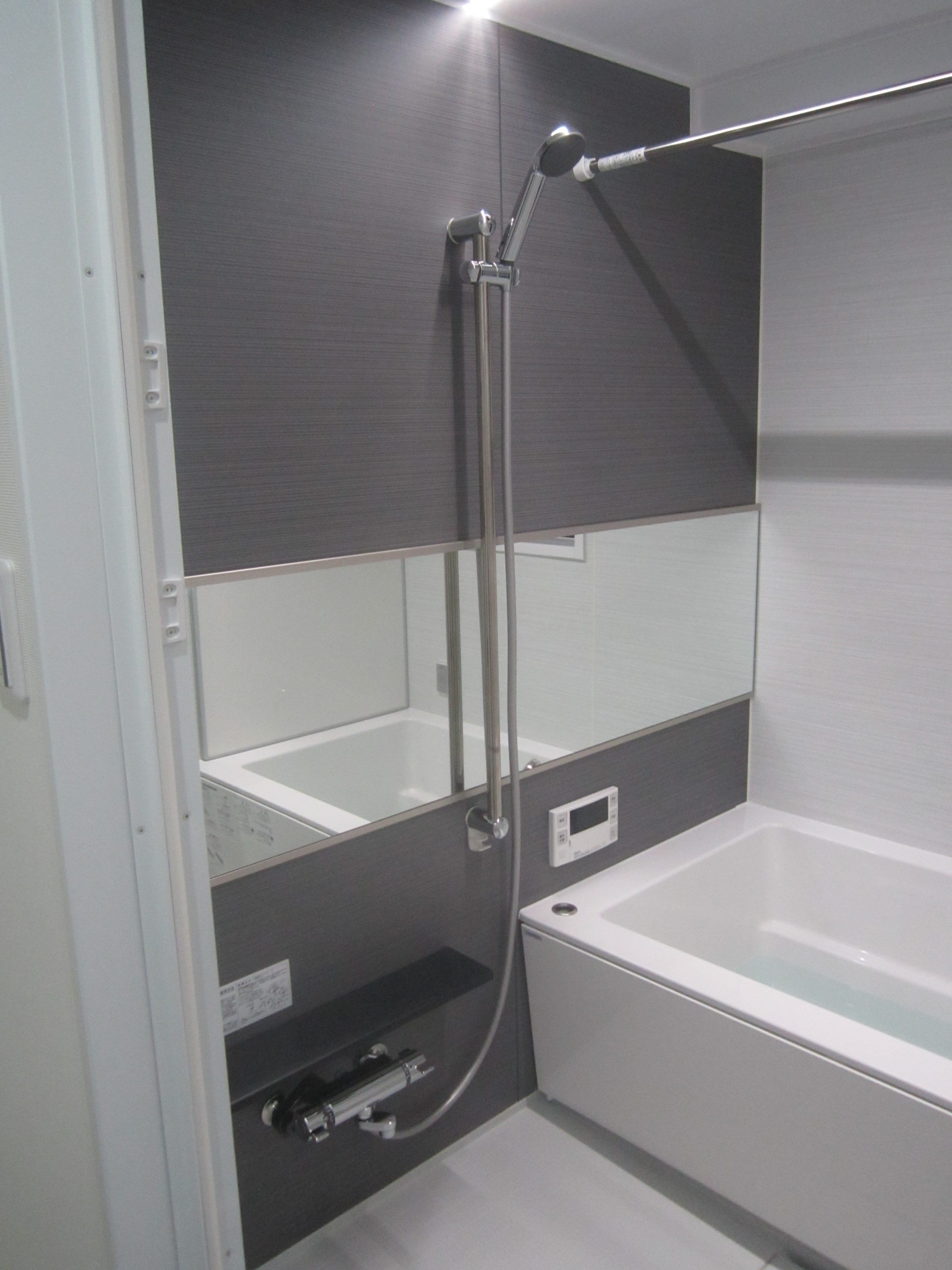 落ち着いたアクセントパネル