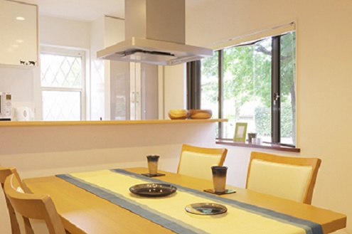 出窓の風景も、部屋のインテリアになります。