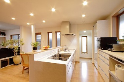 充実の収納力を持ったキッチンは動線が良く、作業効率もアップ。