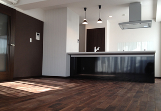 天然無垢材が雰囲気を醸し出すリビング イメージ