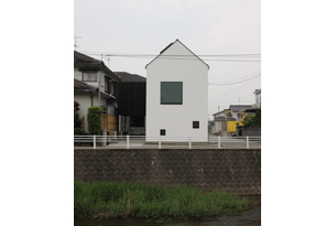 石川県金沢市で完成した木造2階建てスキップフロアの家です