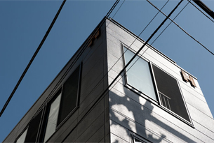 /reform-mitsumori/狭小地の重量鉄骨３Fガレージハウスの外観