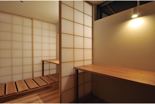 /reform-mitsumori/引戸であいまいに繋がる小さな個室。