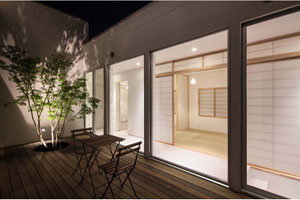 片岡英和さんの作品事例「プライベートコートのある家」
