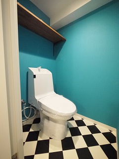 カラフルなトイレ