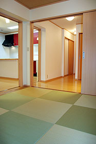 和室は現代風のアレンジに。和モダンな空間へと変貌を遂げました。